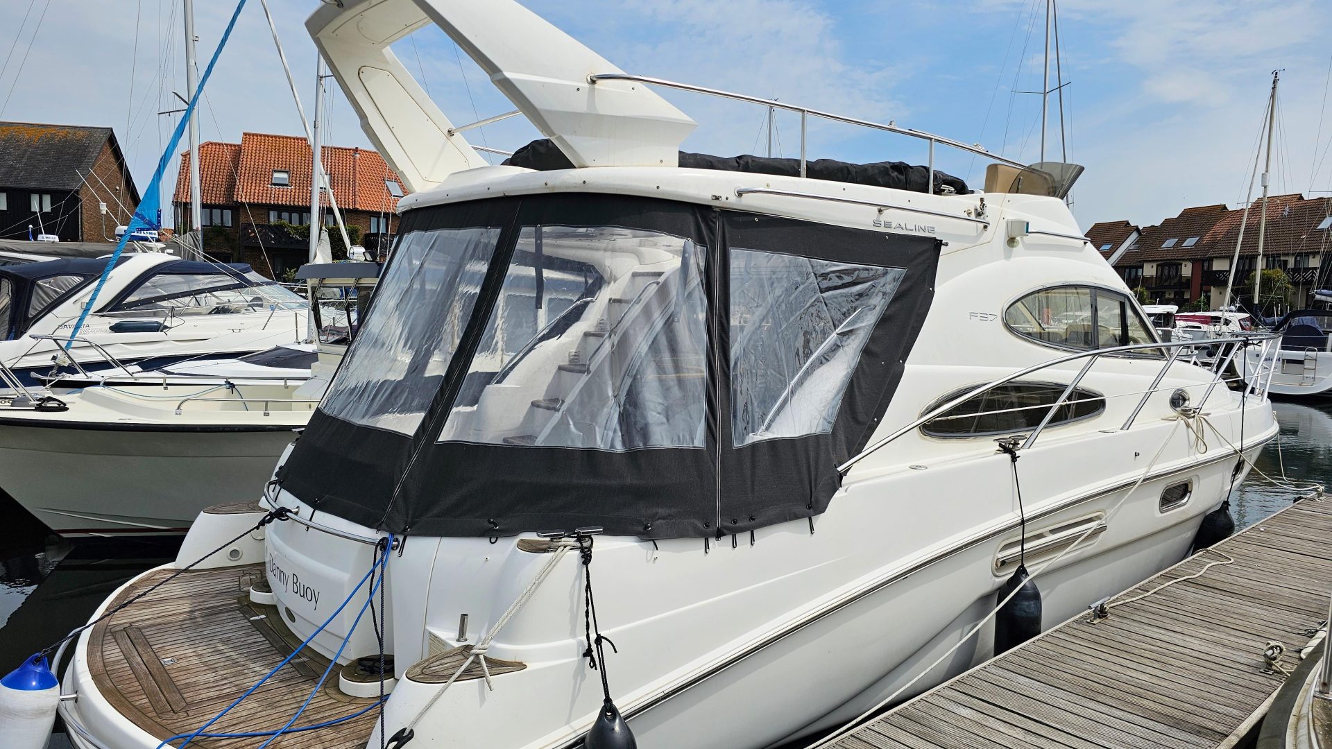 Sealine F37