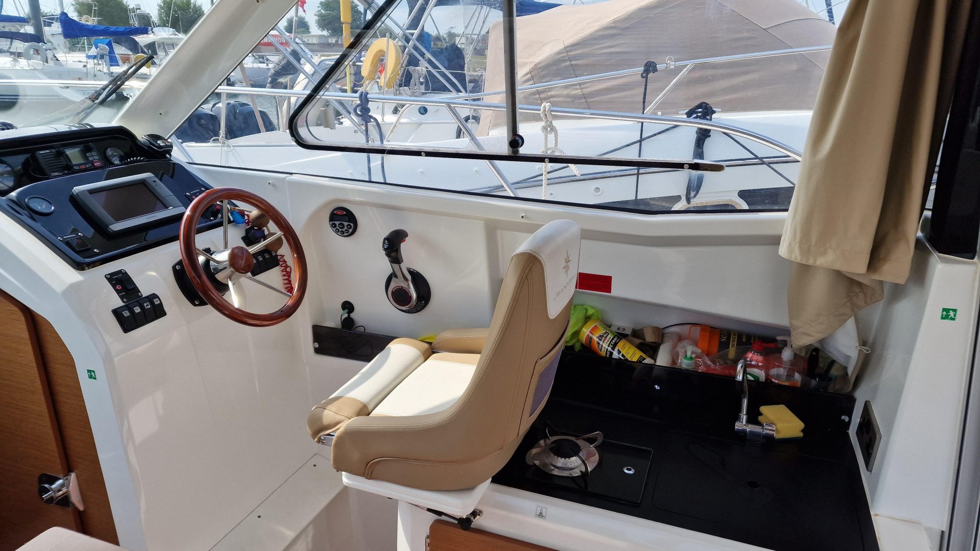 Jeanneau Merry Fisher 755