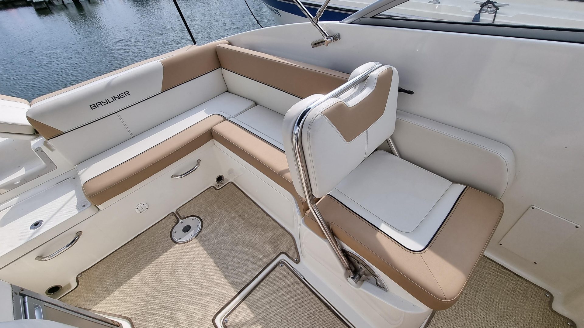 Bayliner 742
