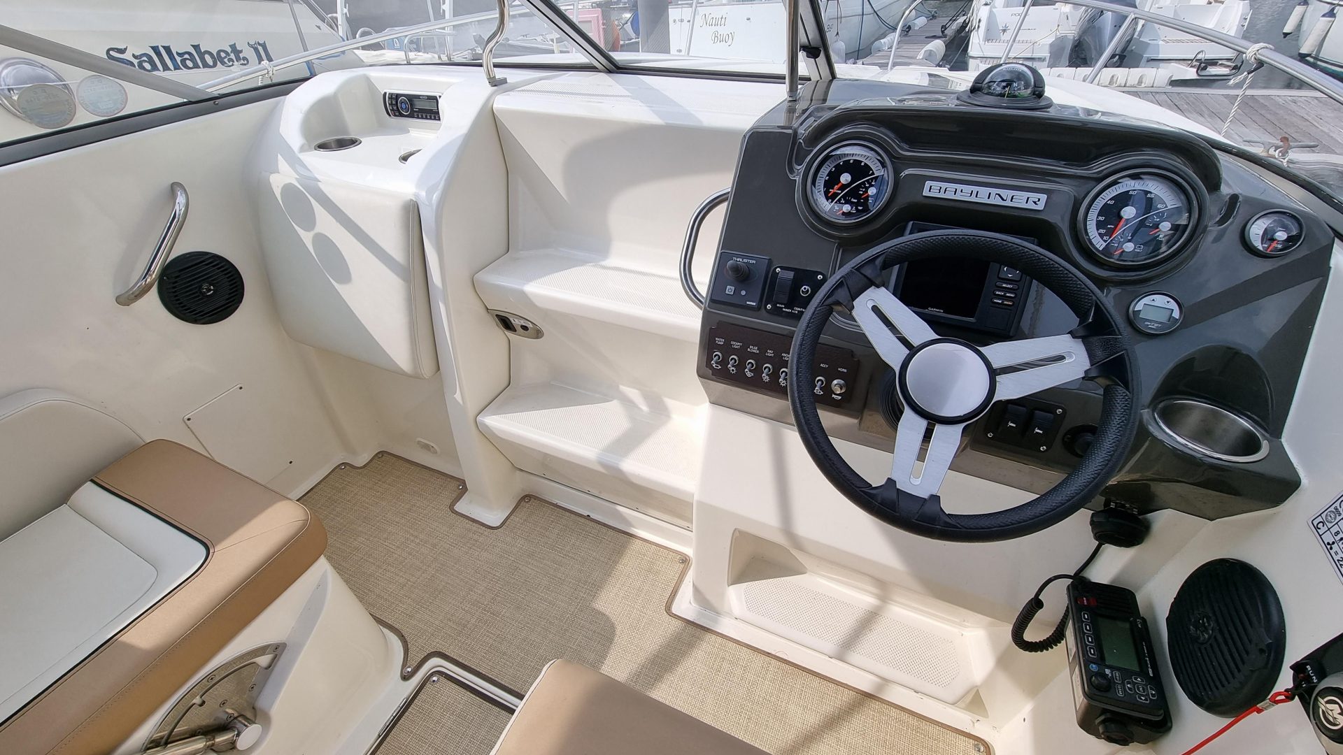 Bayliner 742
