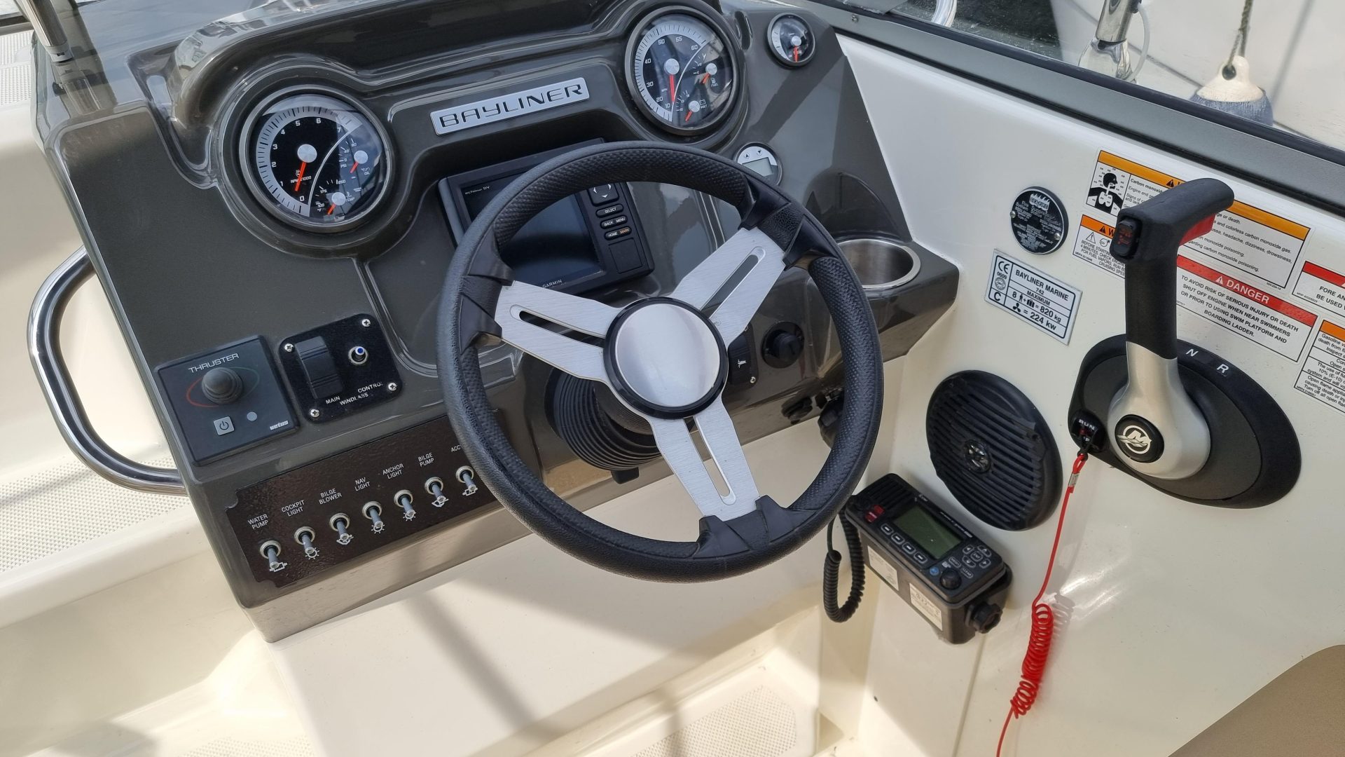 Bayliner 742