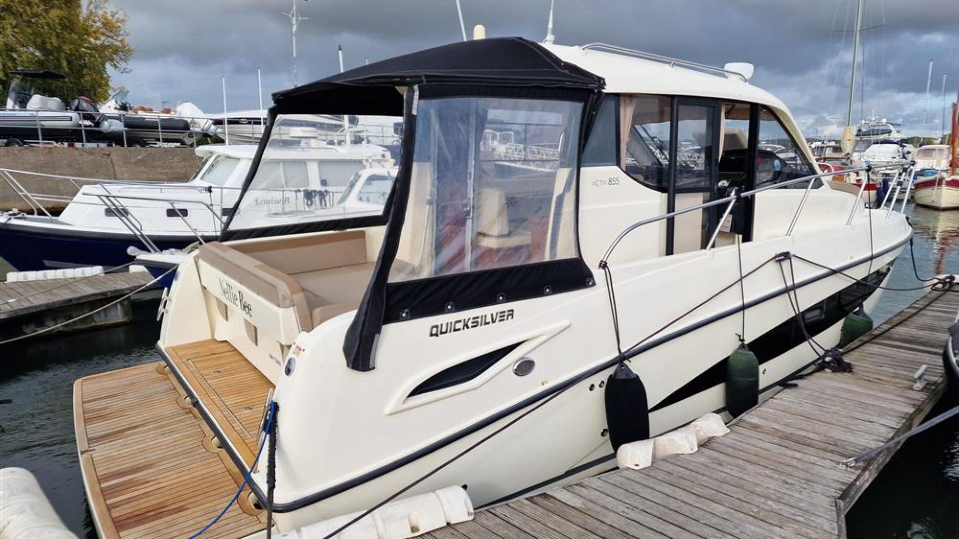 Quicksilver 855 Weekend