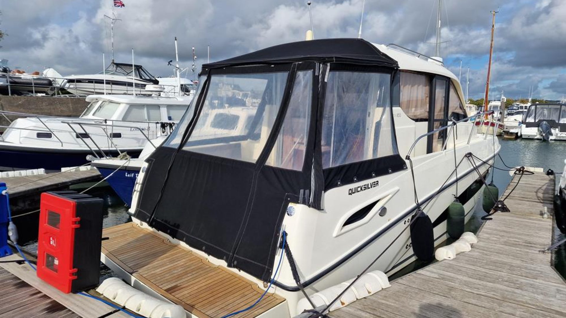 Quicksilver 855 Weekend