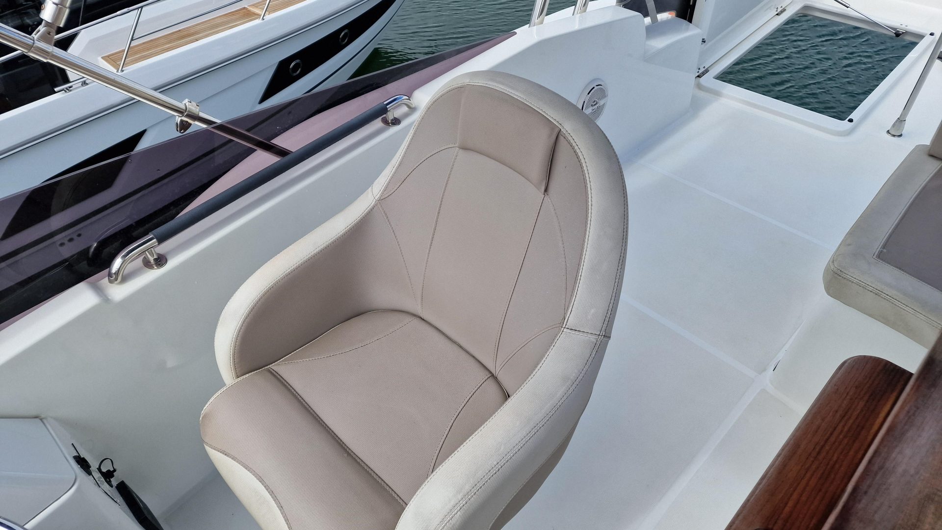 Beneteau Swift Trawler 35