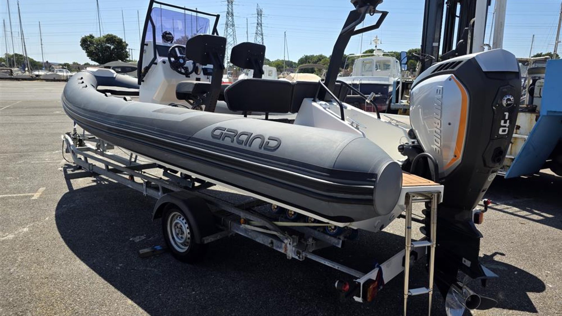 Grand D600