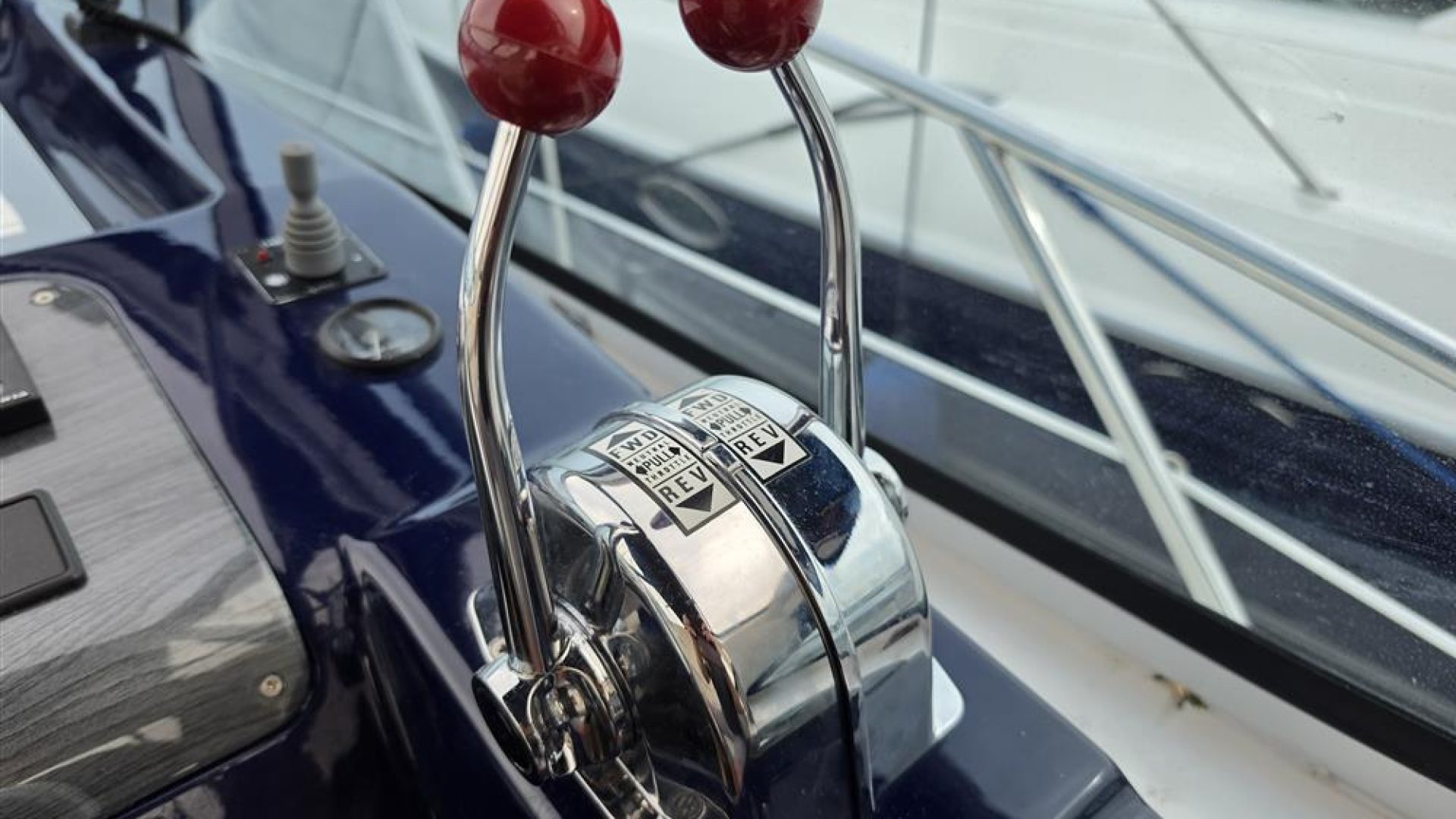 Sealine S34