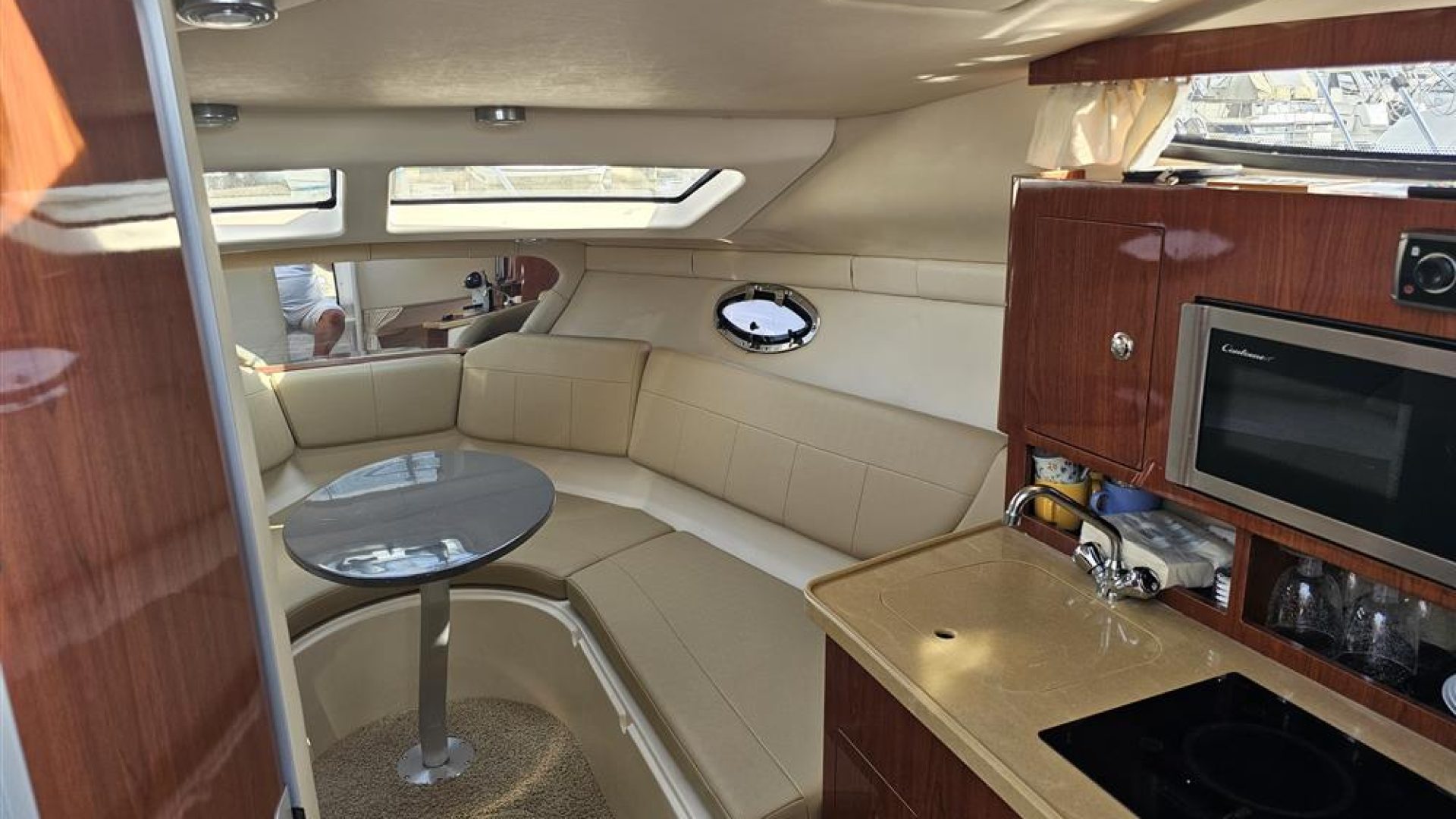 Regal 2565