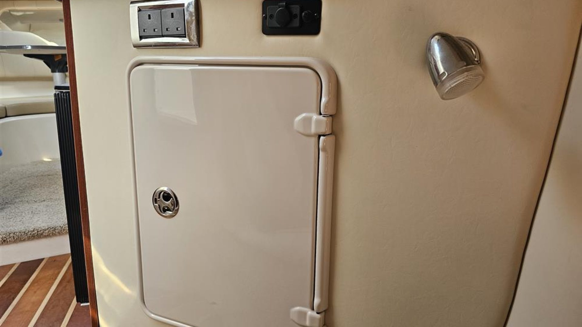 Regal 2565
