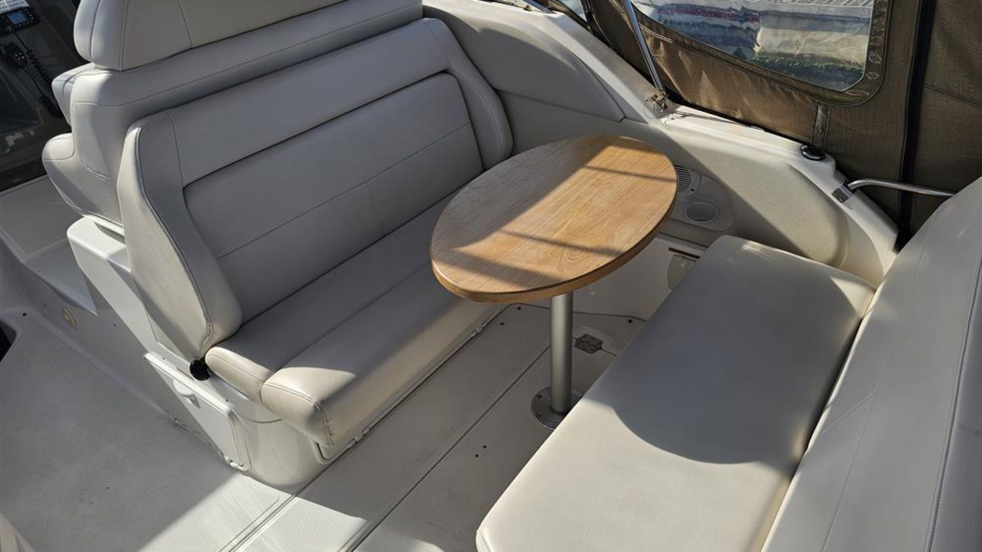 Regal 2665