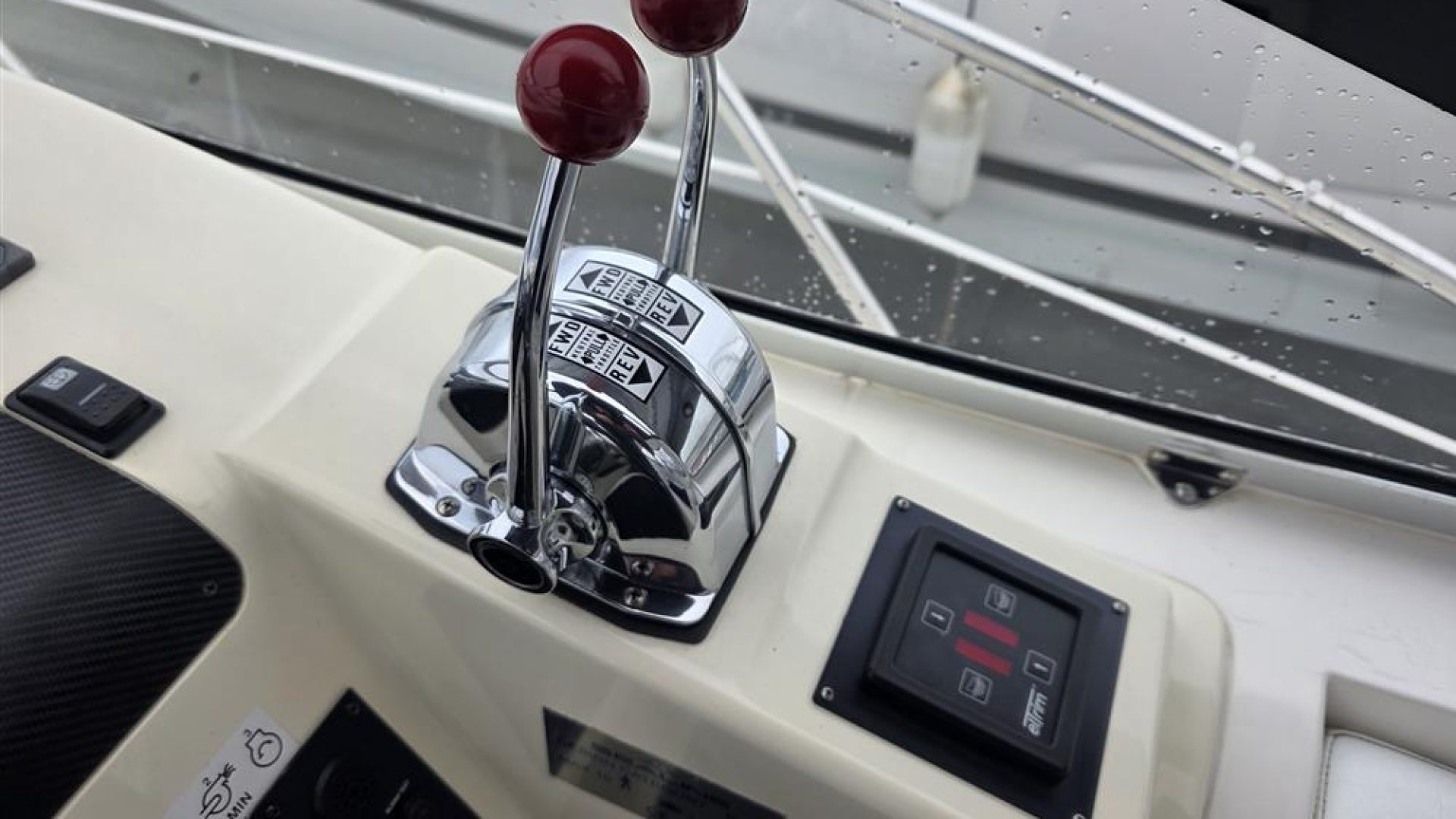 Sealine S34