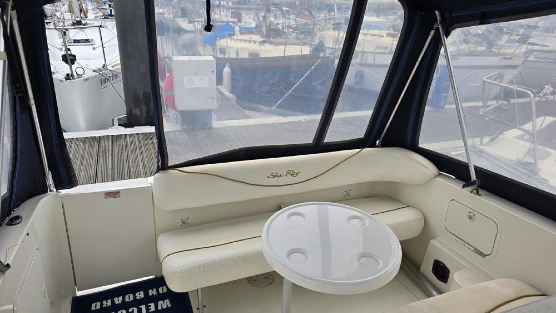Sea Ray Sun Dancer 260
