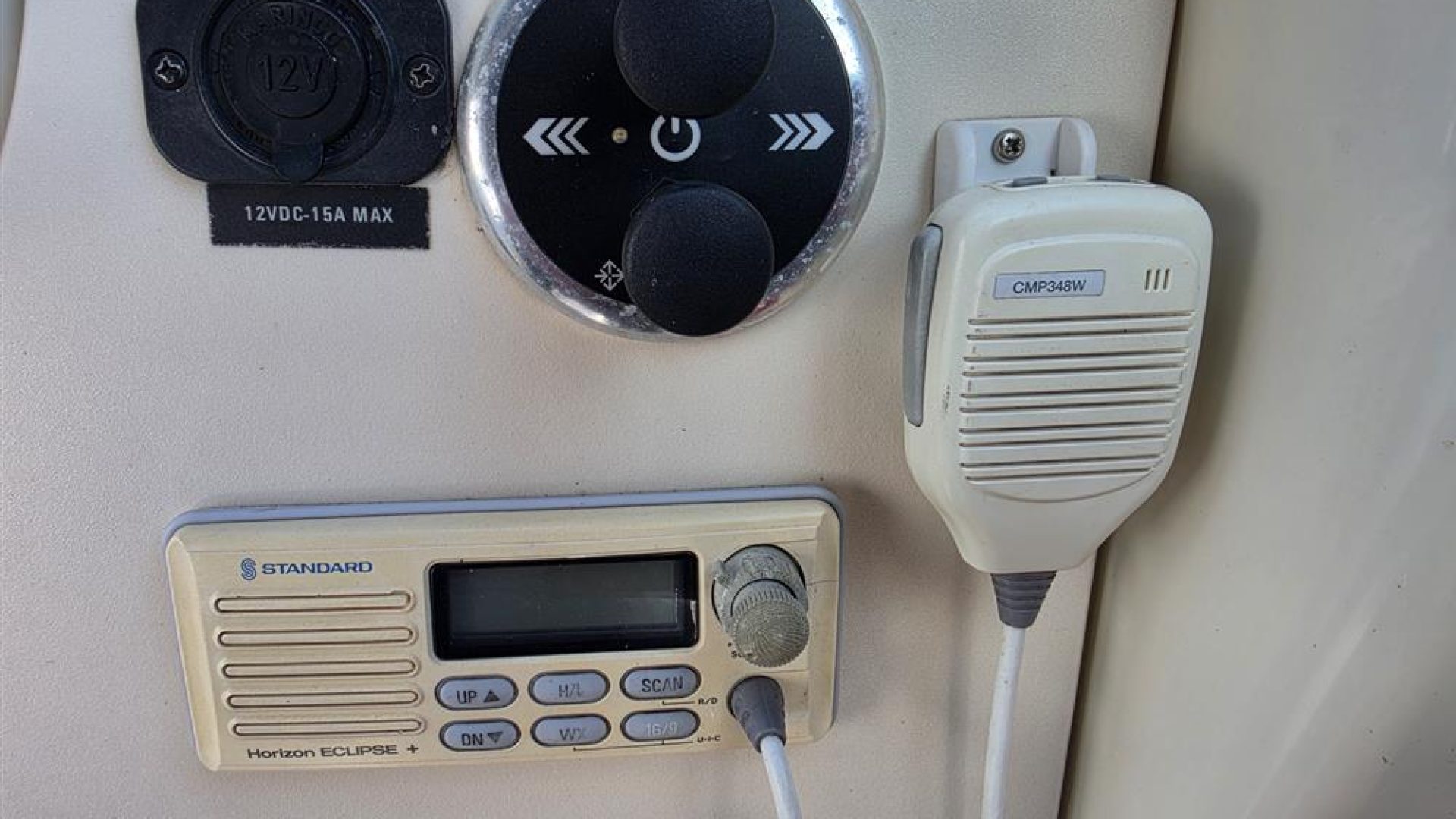 Sea Ray Sundancer 240