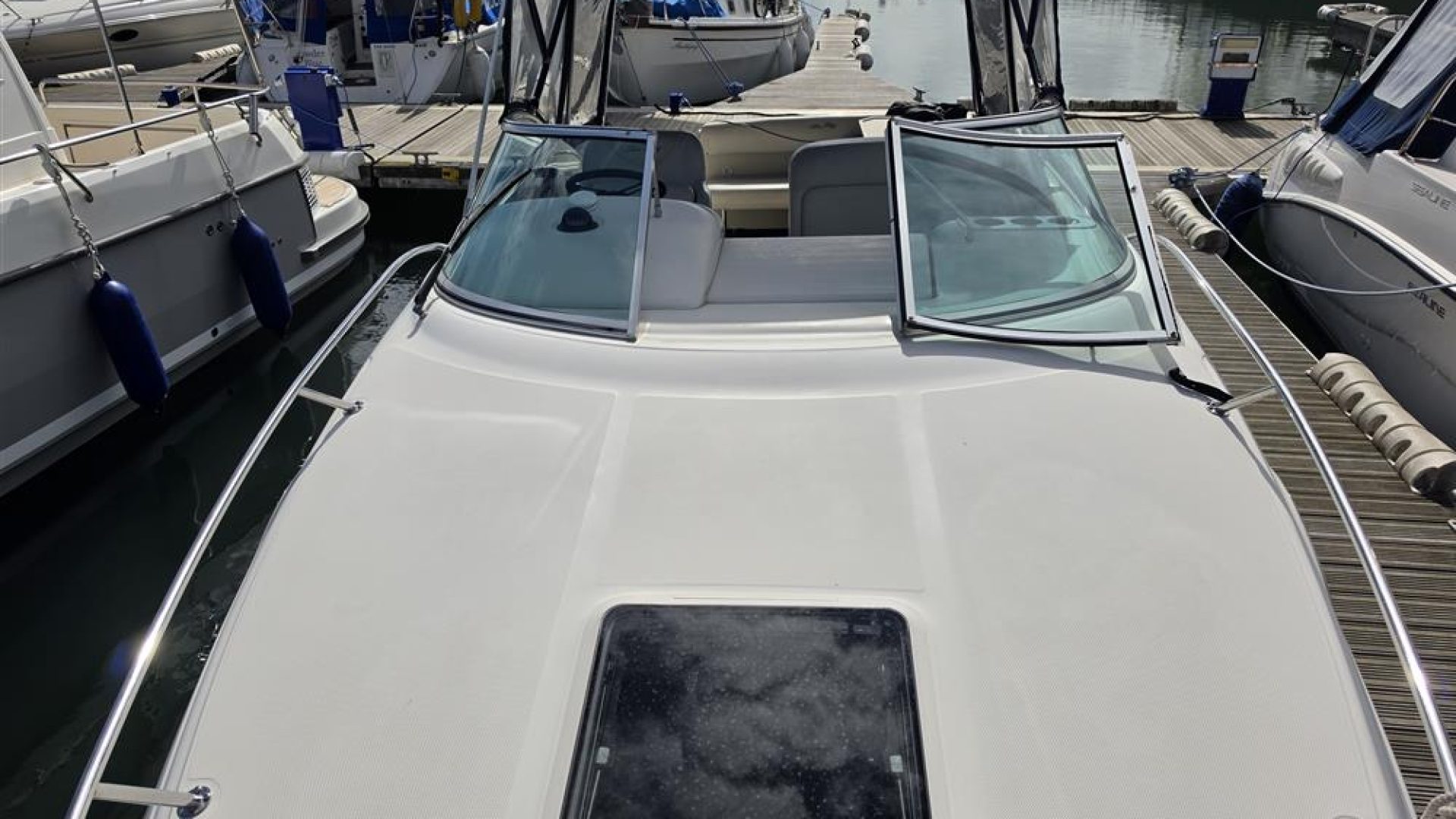 Sea Ray Sundancer 240