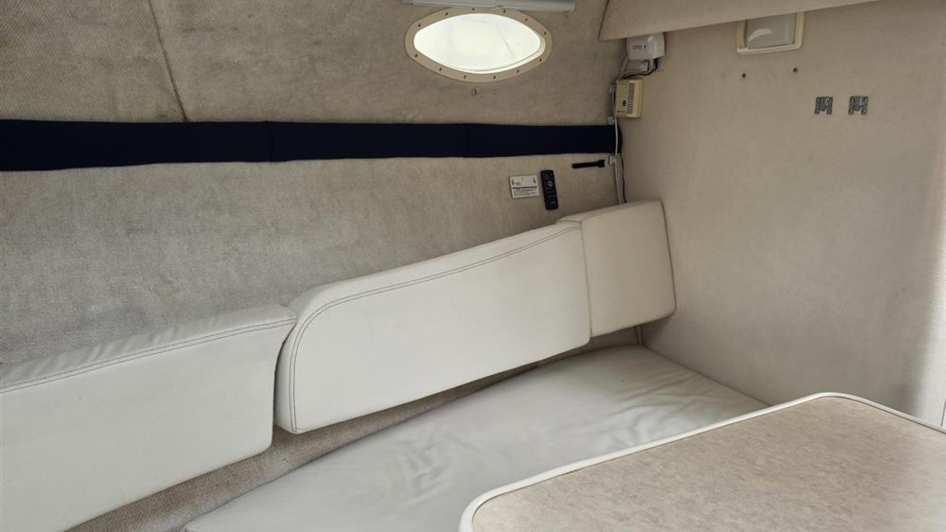 Sea Ray Sundancer 240
