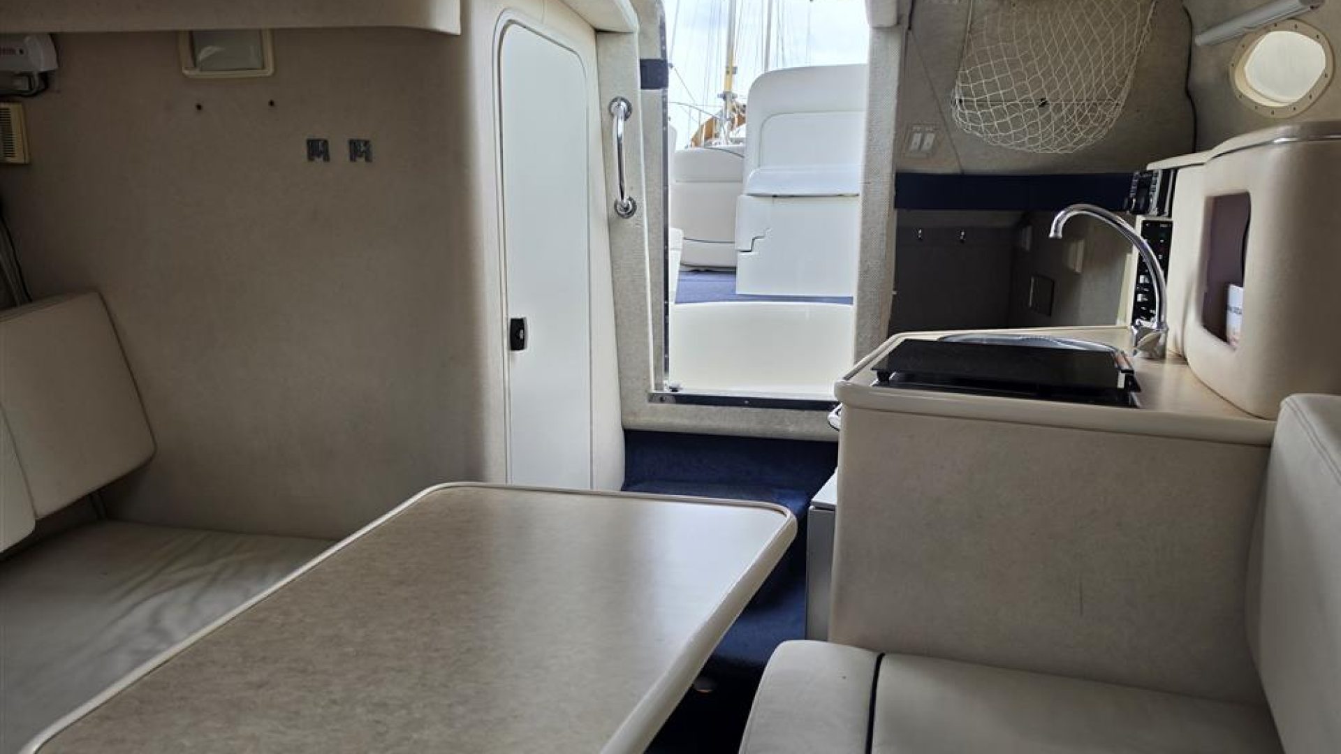 Sea Ray Sundancer 240