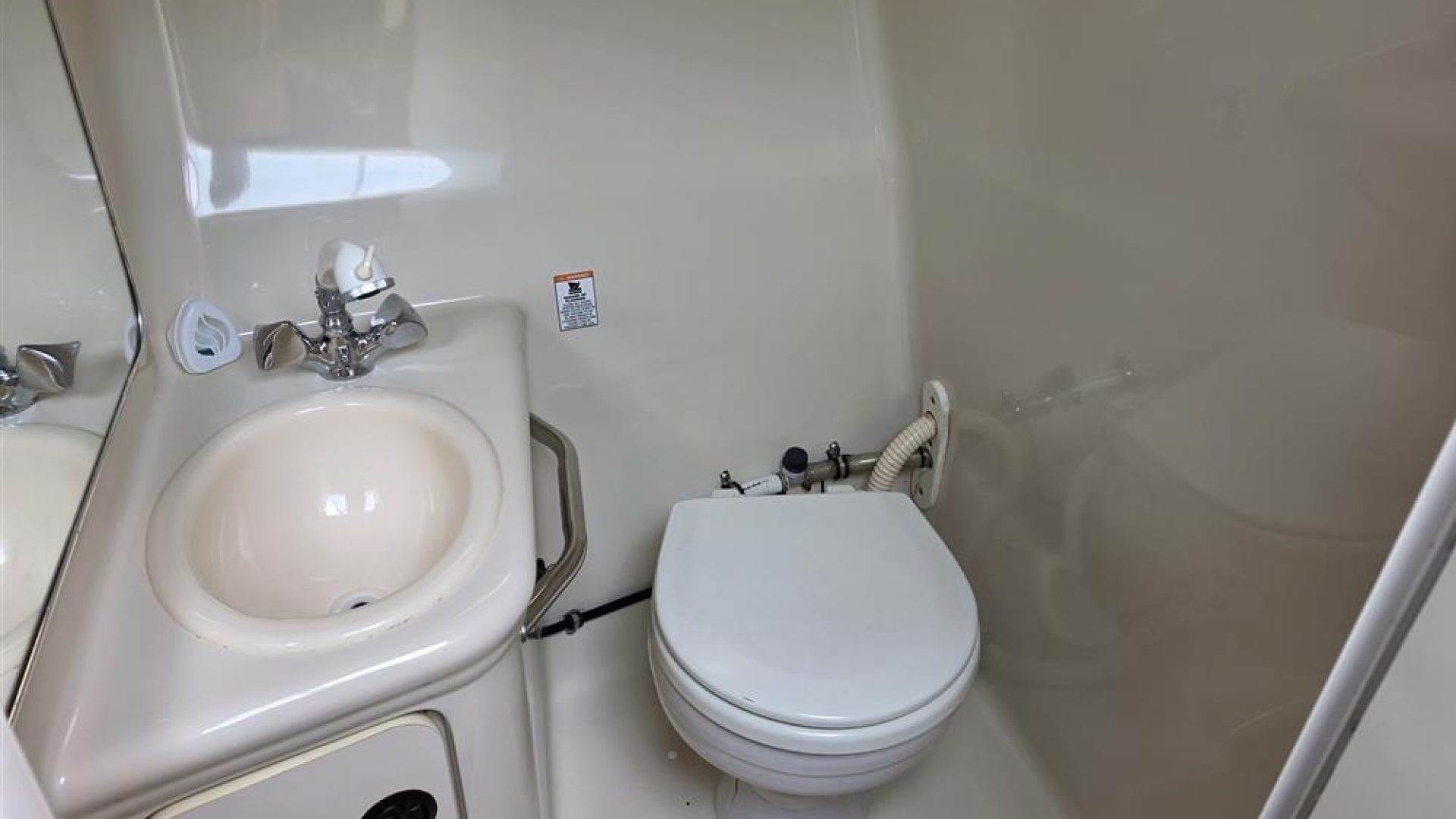 Sea Ray Sundancer 240