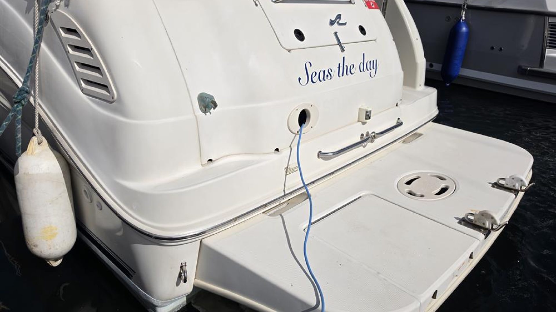 Sea Ray Sundancer 240