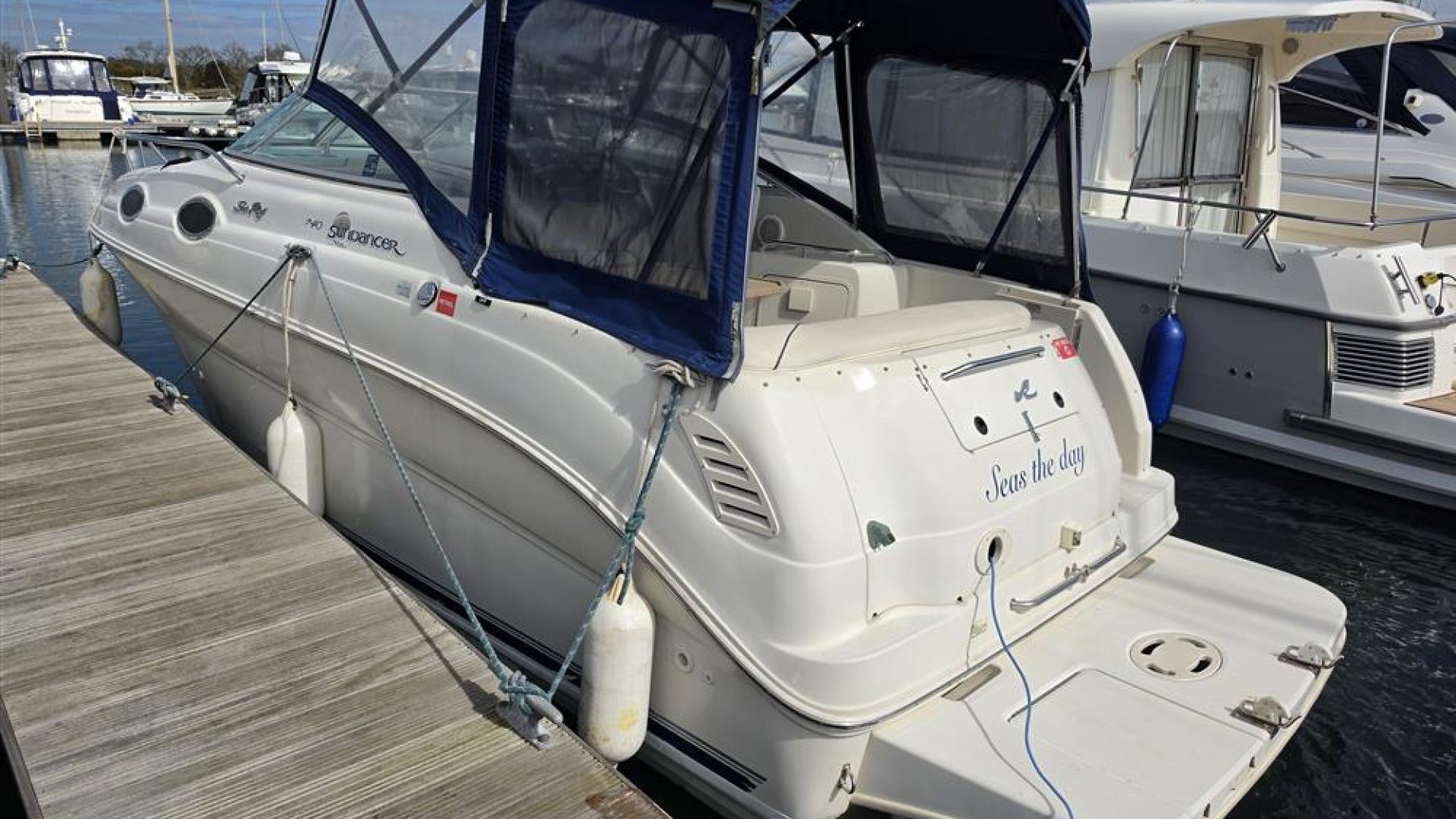 Sea Ray Sundancer 240