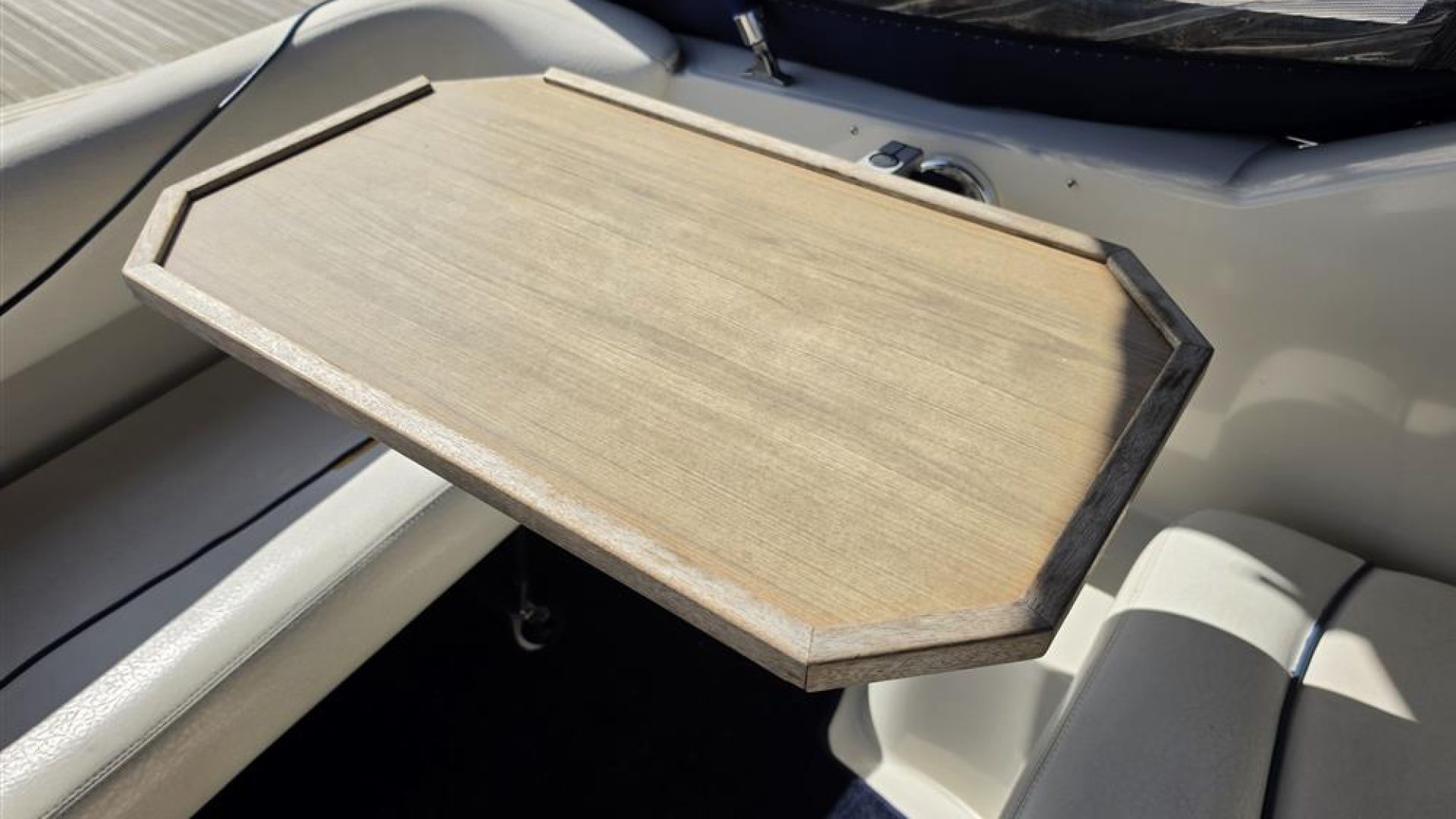 Sea Ray Sundancer 240