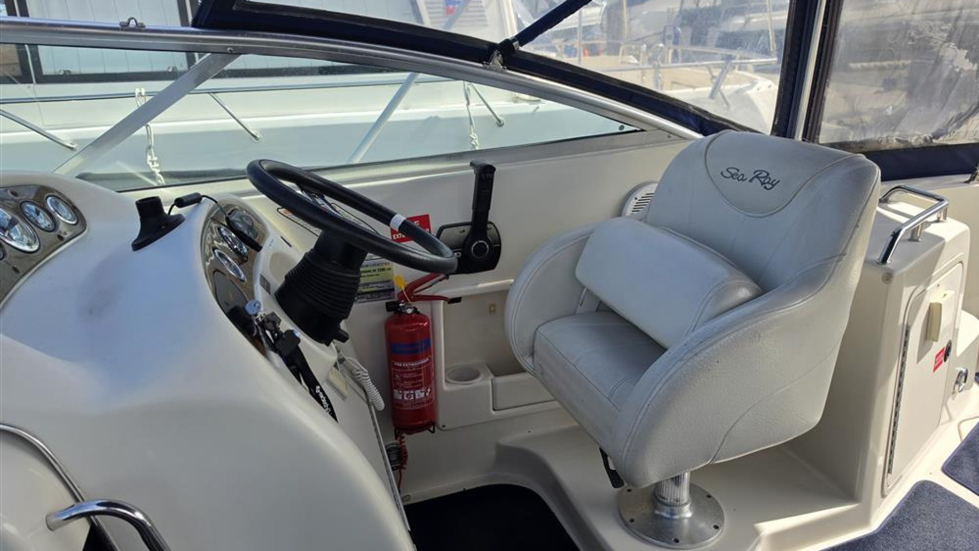 Sea Ray Sundancer 240
