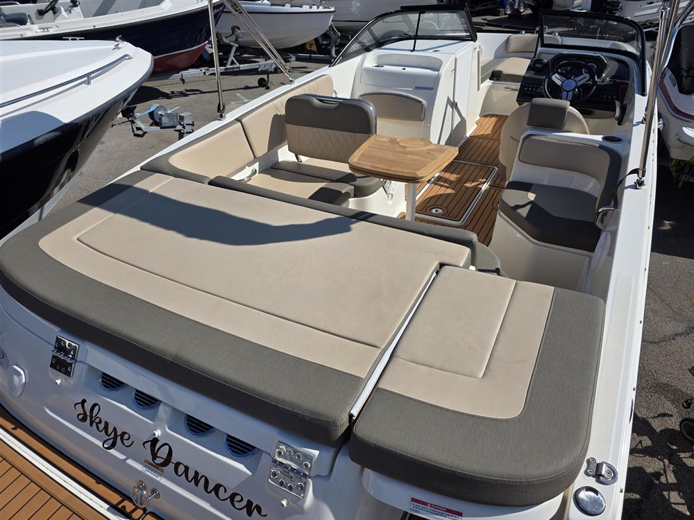 Bayliner Vr6