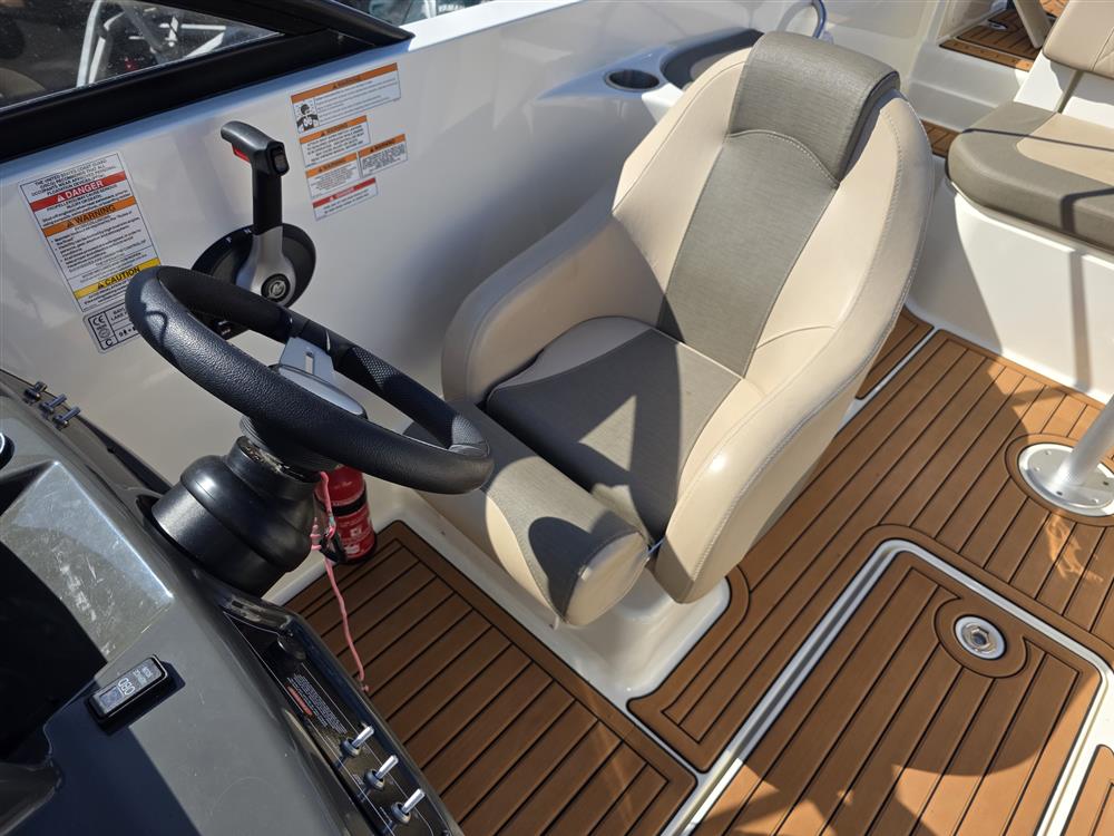 Bayliner Vr6