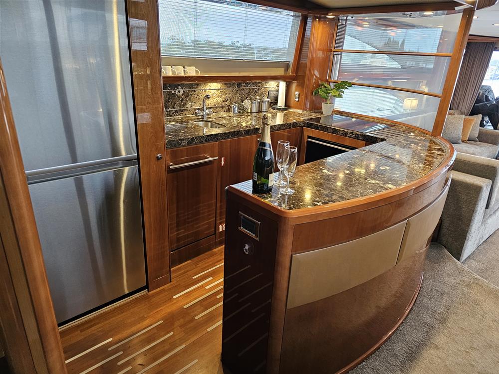 Princess 21M
