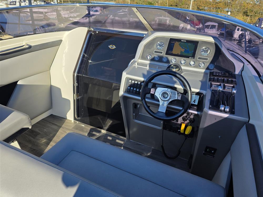 Sunseeker Mohawk 29