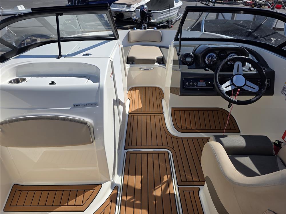 Bayliner Vr6