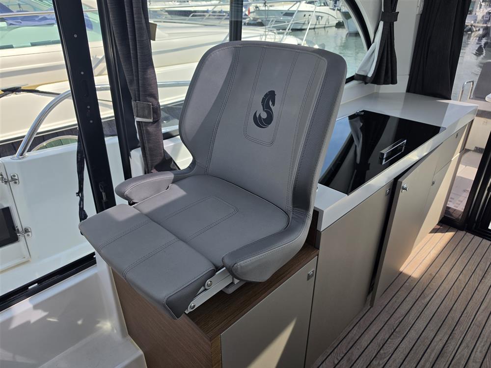 Beneteau Antares 11