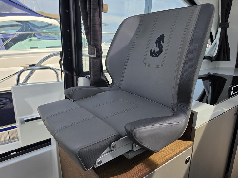 Beneteau Antares 11