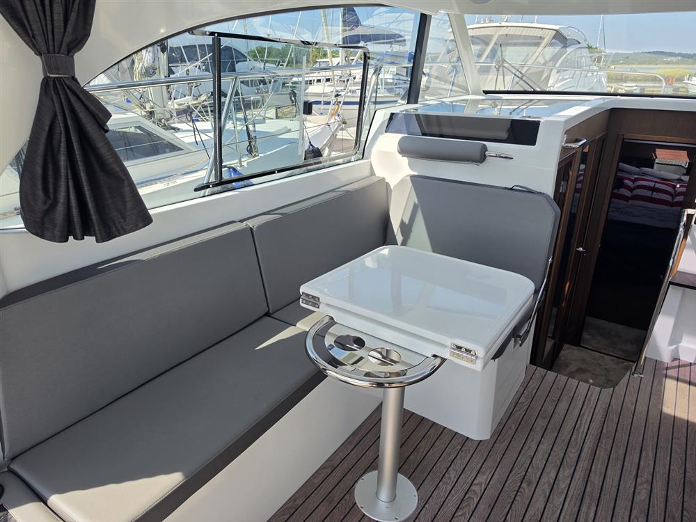 Beneteau Antares 11