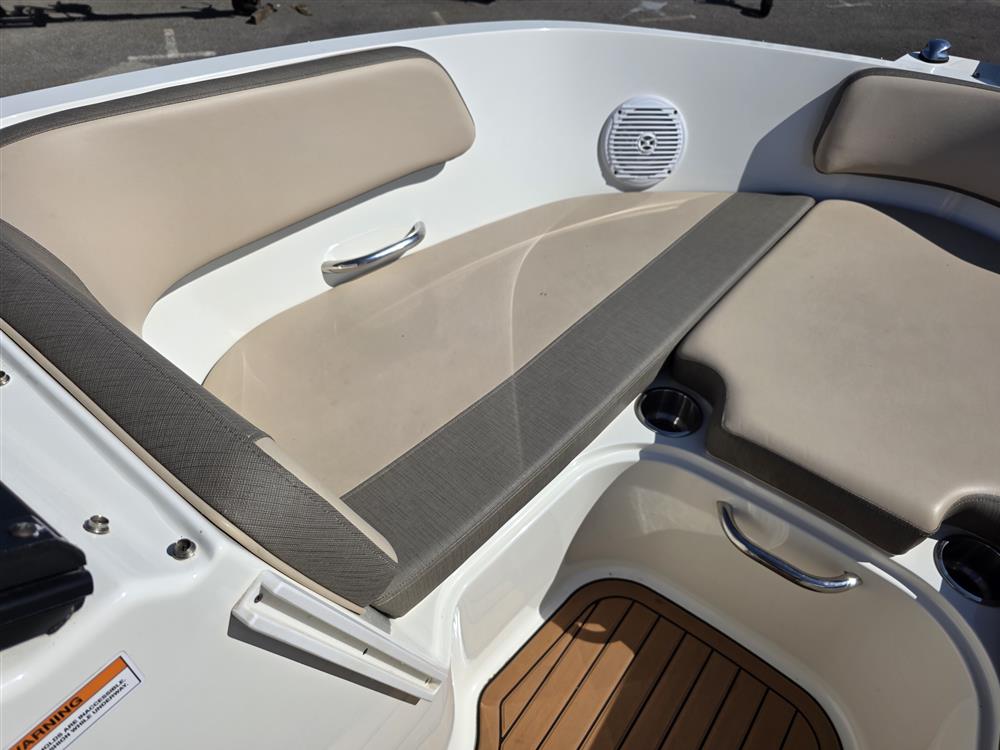 Bayliner Vr6