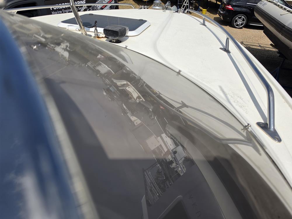 Sunseeker Hawk 27