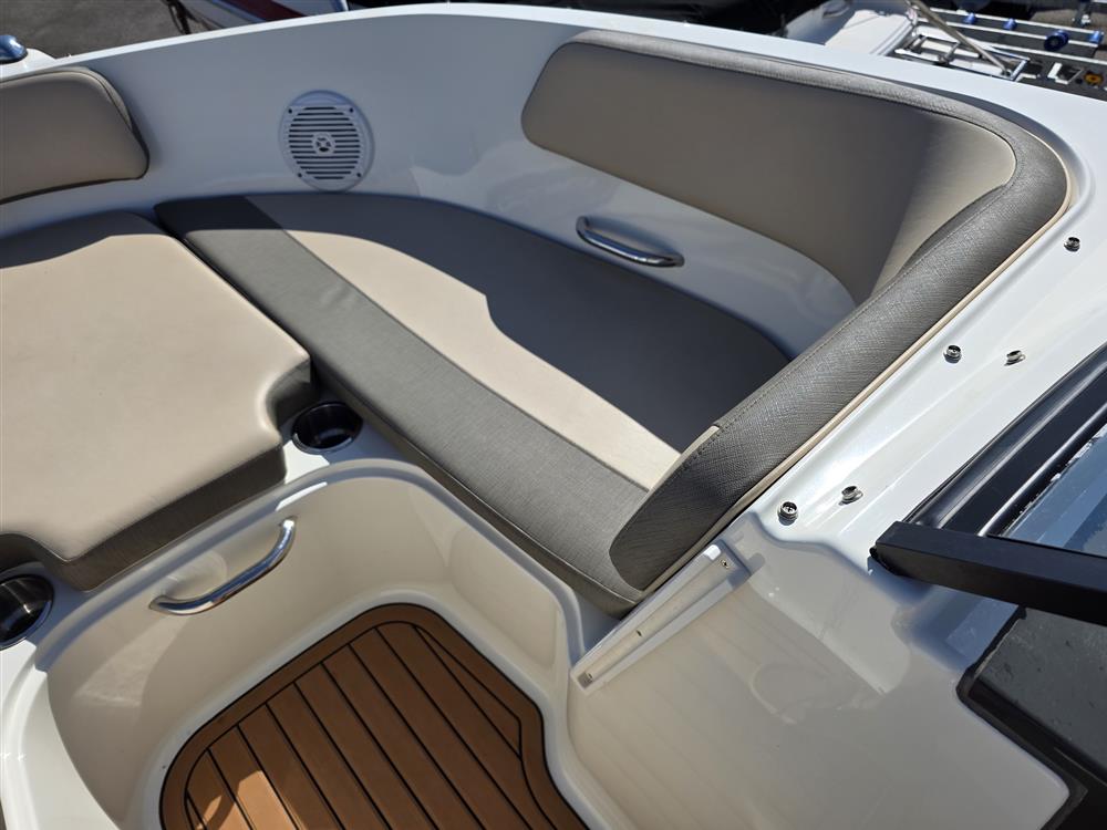 Bayliner Vr6