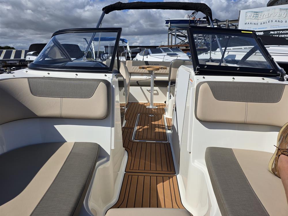 Bayliner Vr6