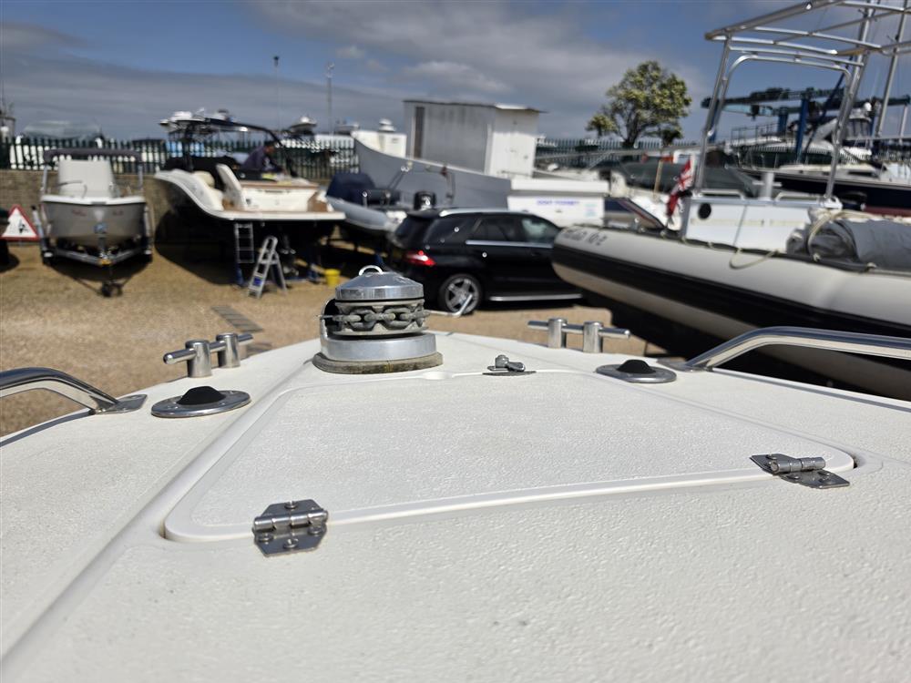 Sunseeker Hawk 27