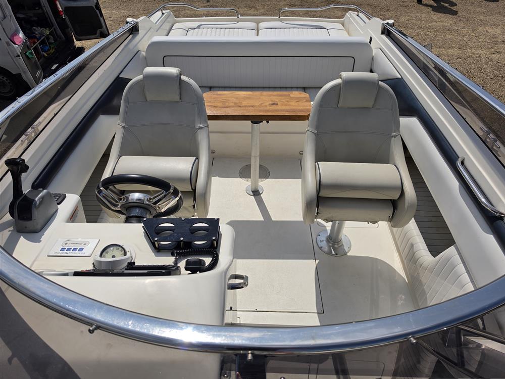 Sunseeker Hawk 27