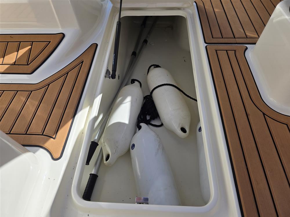 Bayliner Vr6