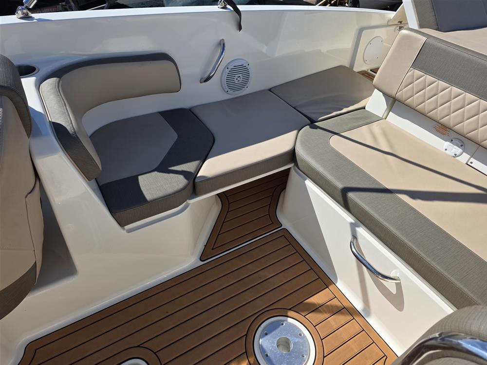 Bayliner Vr6