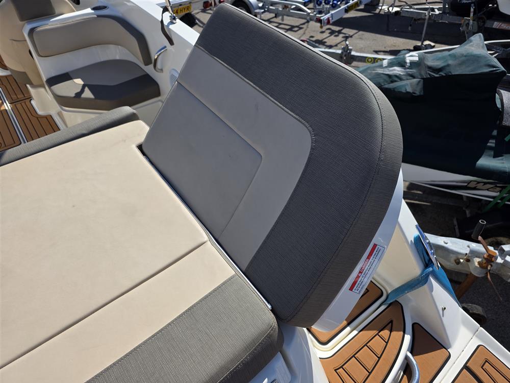 Bayliner Vr6