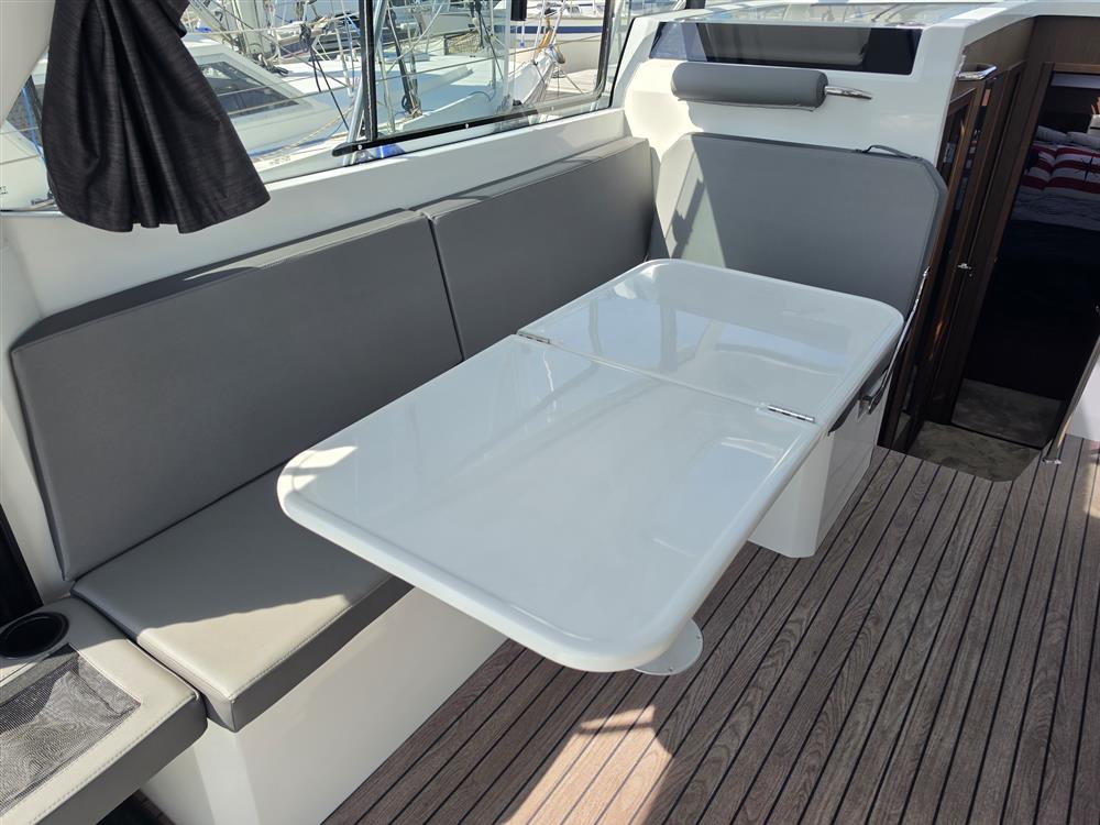 Beneteau Antares 11