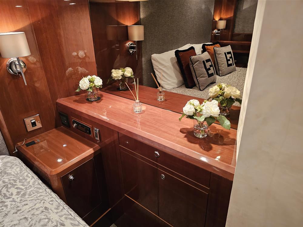 Princess 21M
