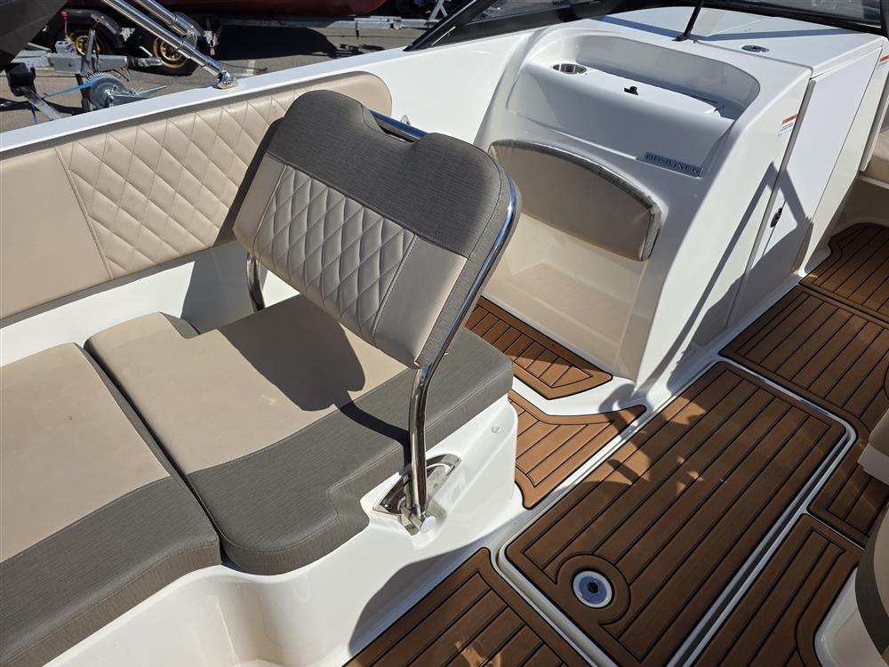 Bayliner Vr6