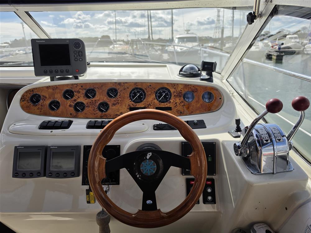Sealine S28