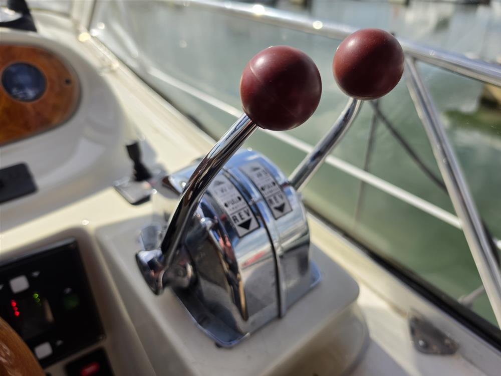 Sealine S28
