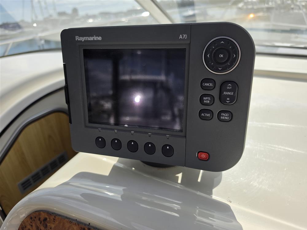 Sealine S28