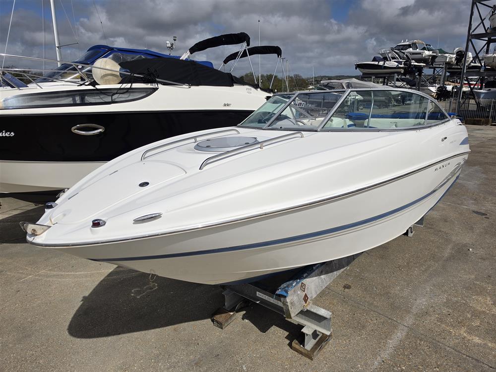 Maxum 2400 Sc3
