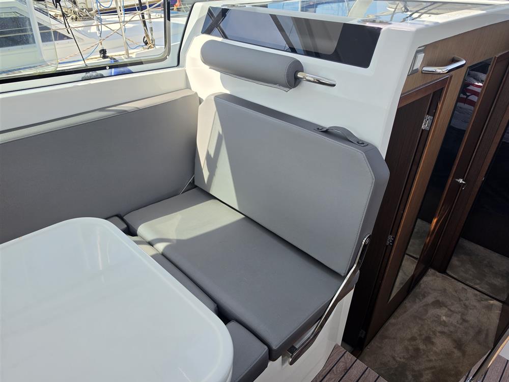 Beneteau Antares 11