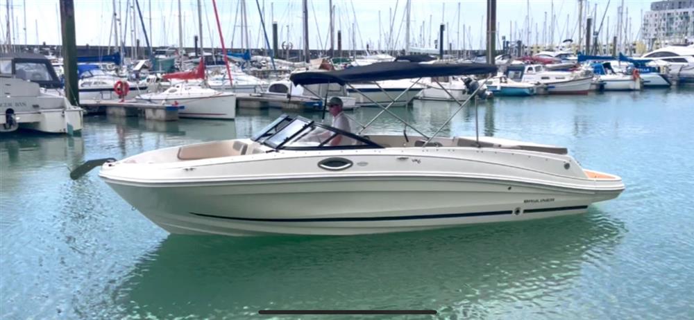 Bayliner Vr6